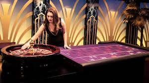 Bàn Live Casino với dealer thật phát sóng trực tiếp tại caxeng2